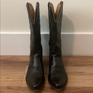 Black cowgirl boots